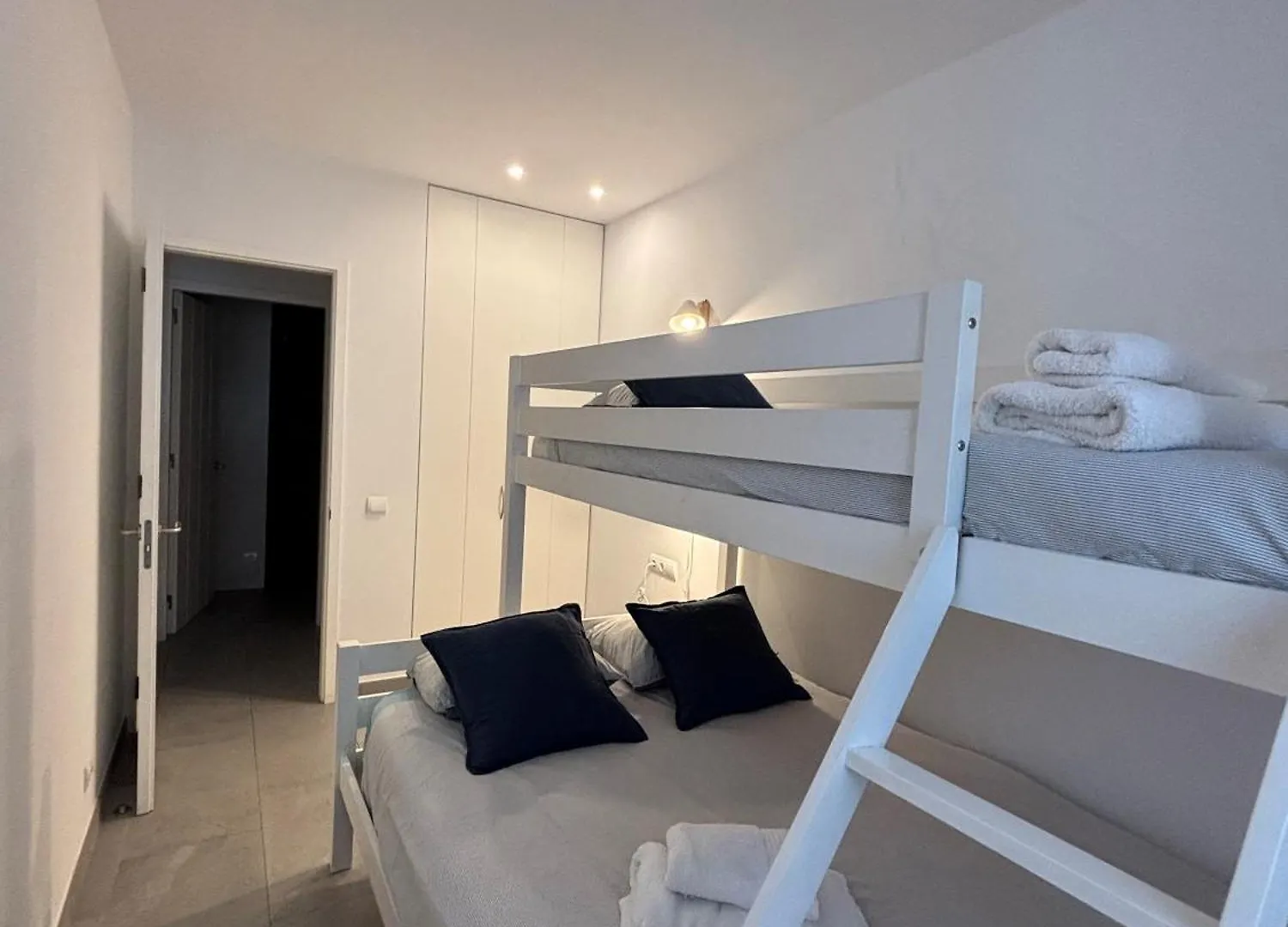 Apartamento nuevo en el centro con garaje Cadaqués