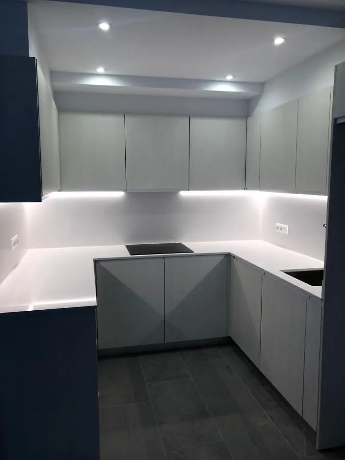 Apartamento Nuevo En El Centro Con Garaje كاذاكيس